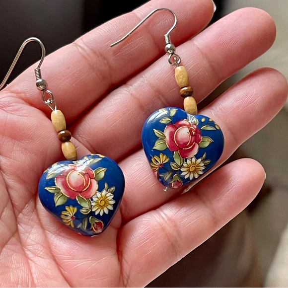 Blue Heart Floral Design Lightweight Drop Dangle Earrings Set - Picture 2 of 7